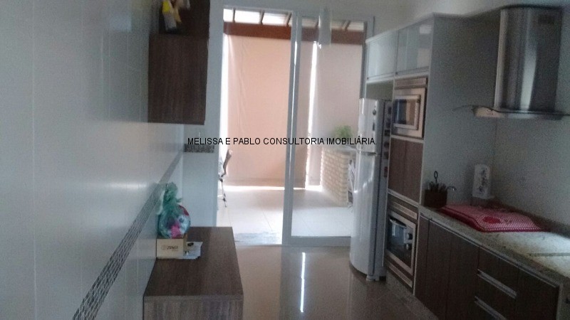 Casa à venda com 4 quartos, 270m² - Foto 17