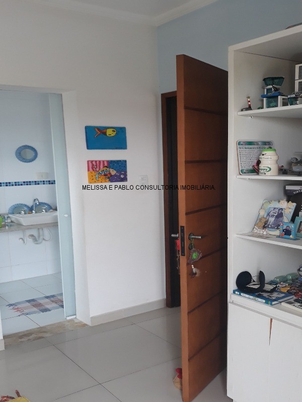 Casa à venda com 3 quartos, 220m² - Foto 4