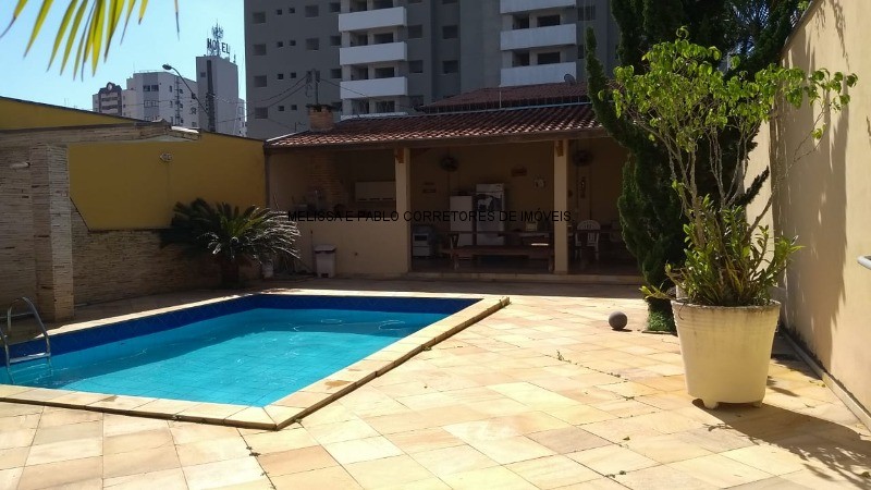 Casa à venda com 3 quartos, 252m² - Foto 8