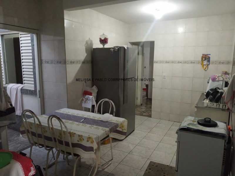 Casa à venda com 2 quartos, 70m² - Foto 16