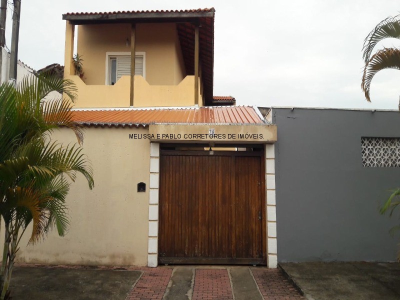 Casa à venda com 3 quartos, 200m² - Foto 1