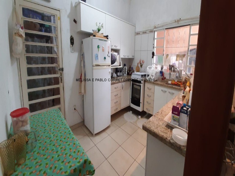 Casa à venda com 3 quartos, 200m² - Foto 9