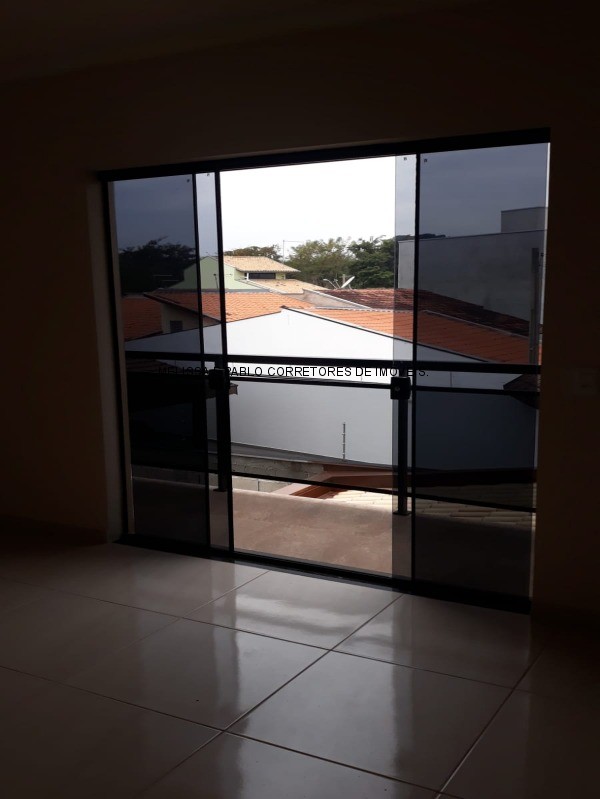 Casa à venda com 3 quartos, 180m² - Foto 2