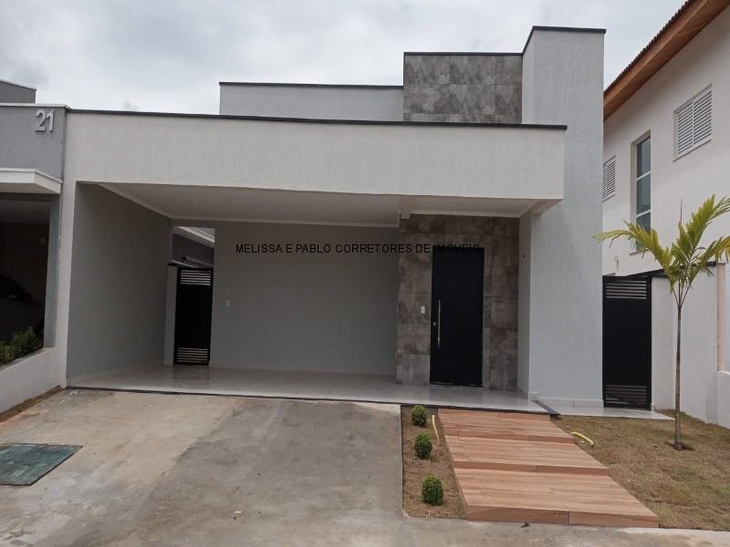 Casa à venda com 3 quartos, 165m² - Foto 1