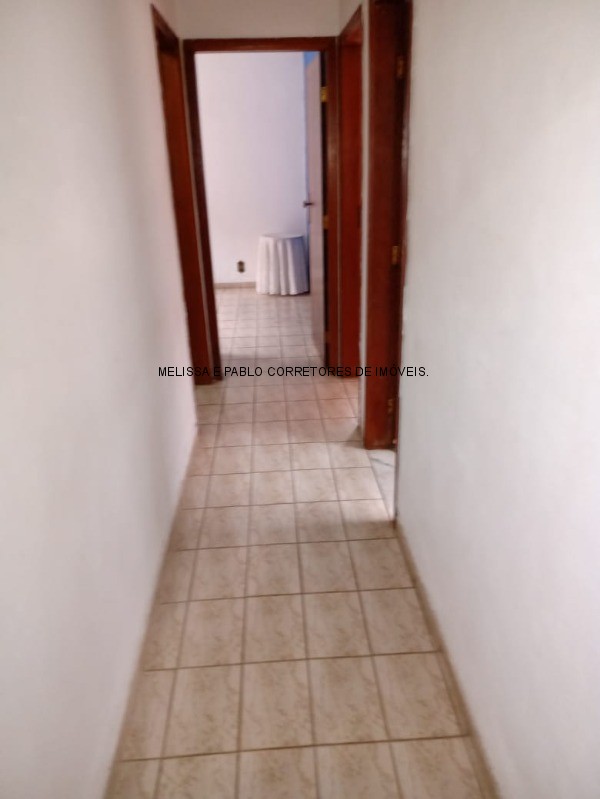 Casa à venda com 3 quartos, 300m² - Foto 8