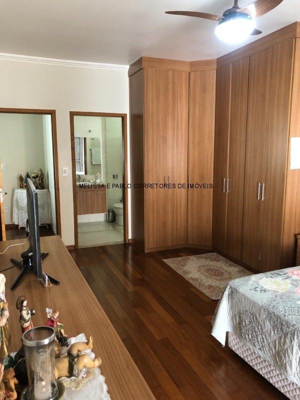 Casa à venda com 5 quartos, 209m² - Foto 9