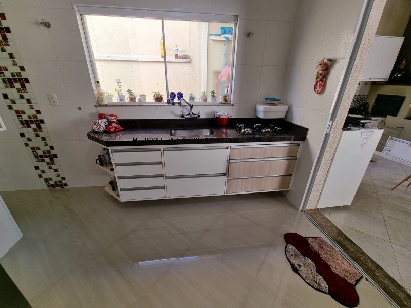 Casa à venda com 3 quartos, 270m² - Foto 3