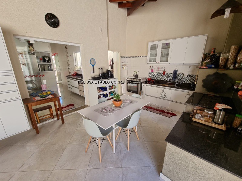 Casa à venda com 3 quartos, 270m² - Foto 37