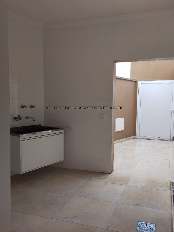 Casa à venda com 3 quartos, 373m² - Foto 4