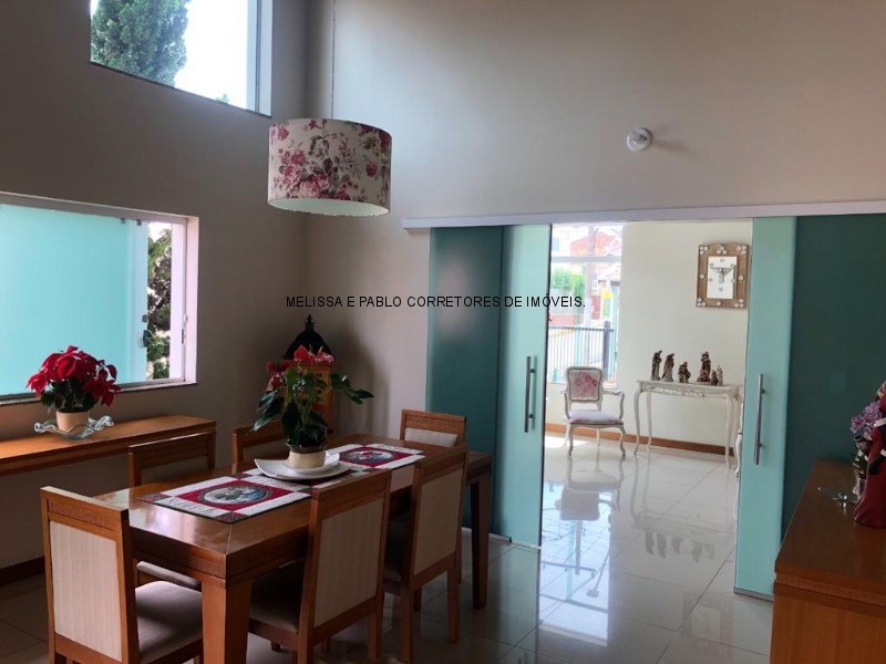 Casa à venda com 5 quartos, 209m² - Foto 22