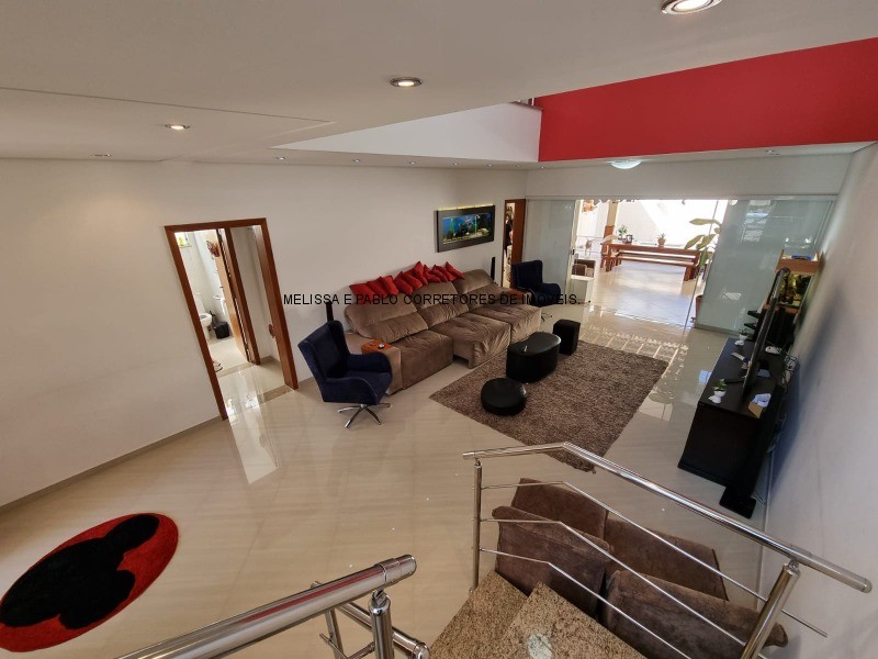 Casa à venda com 3 quartos, 270m² - Foto 7