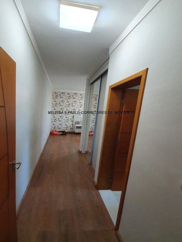 Casa à venda com 3 quartos, 300m² - Foto 43