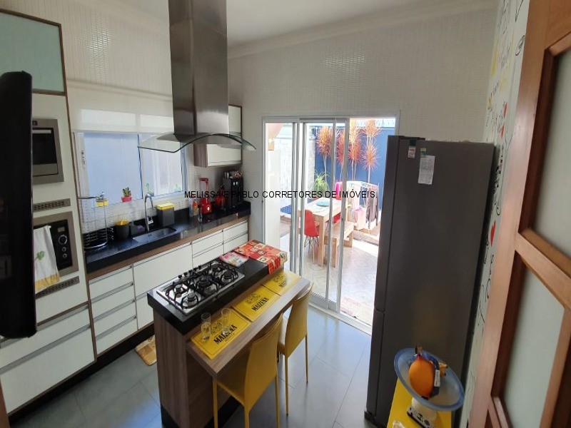 Casa à venda com 3 quartos, 300m² - Foto 27