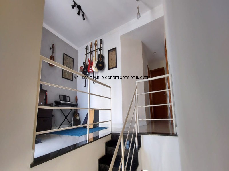 Casa à venda com 303 quartos, 250m² - Foto 5