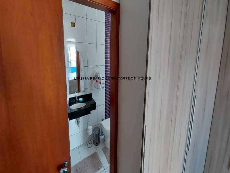 Casa à venda com 303 quartos, 250m² - Foto 10