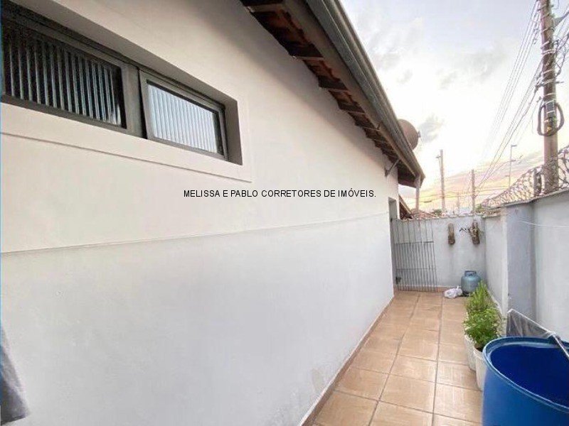 Casa à venda com 3 quartos, 167m² - Foto 2