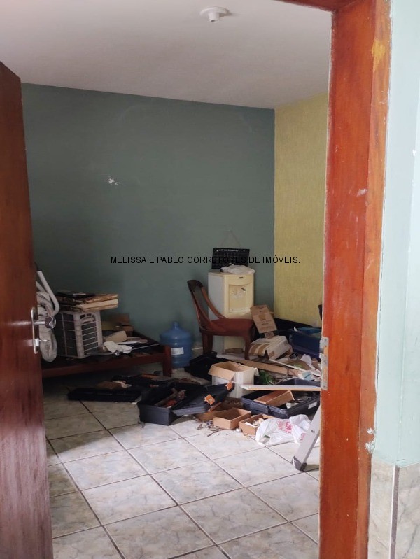 Casa à venda com 4 quartos, 150m² - Foto 15