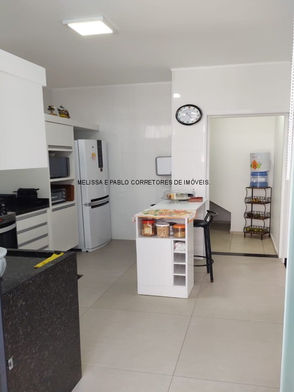 Casa à venda com 3 quartos, 215m² - Foto 24