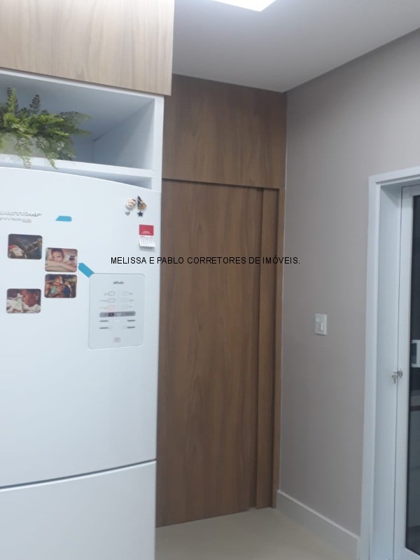 Casa à venda com 3 quartos, 300m² - Foto 6