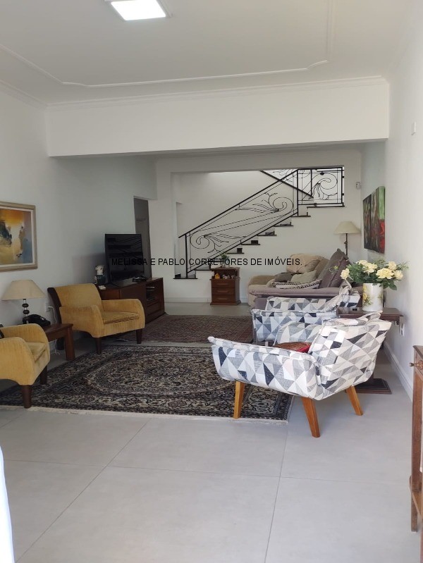 Casa à venda com 3 quartos, 215m² - Foto 6