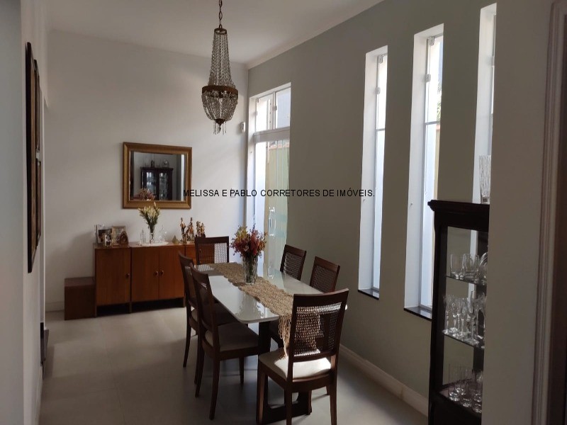 Casa à venda com 3 quartos, 215m² - Foto 14