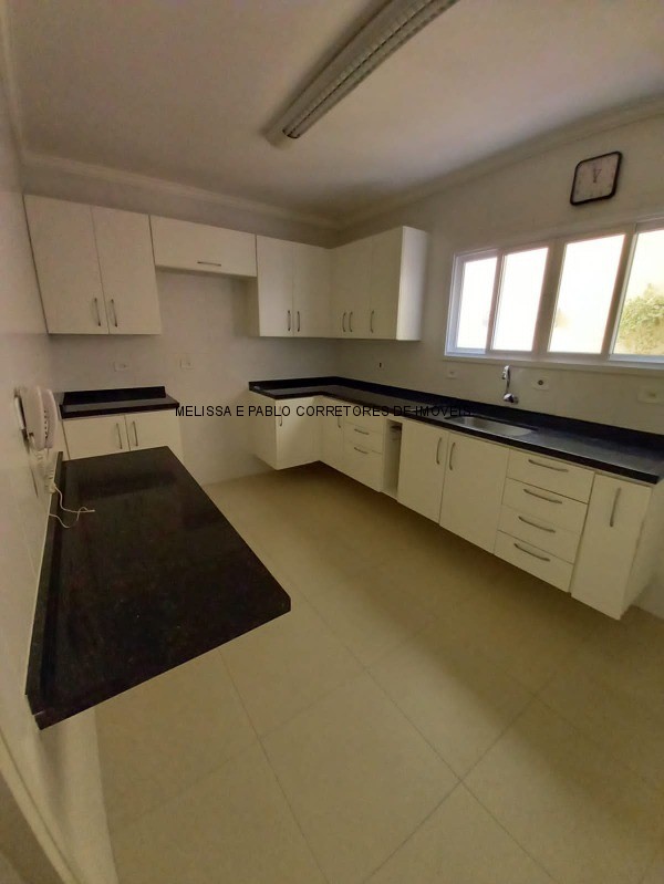 Casa à venda com 3 quartos, 150m² - Foto 1