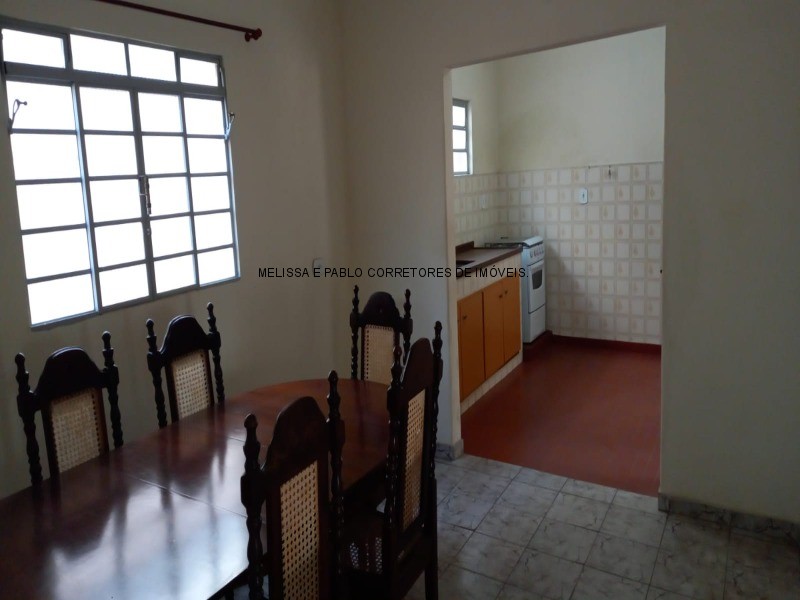 Casa à venda com 3 quartos, 260m² - Foto 3