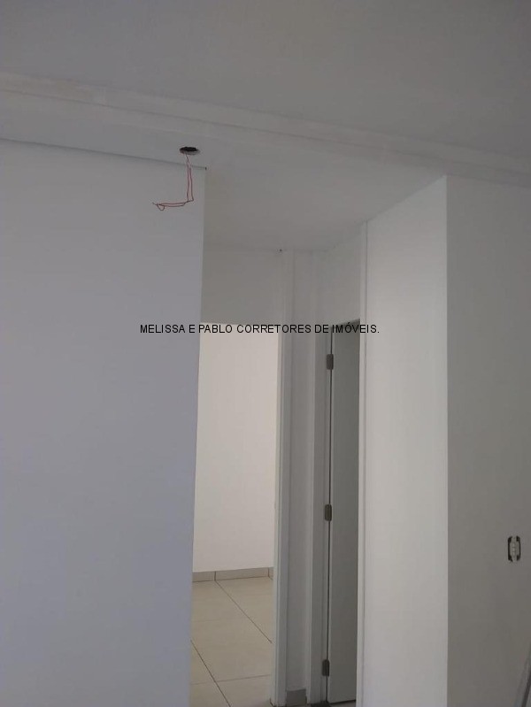 Apartamento à venda com 2 quartos, 43m² - Foto 4