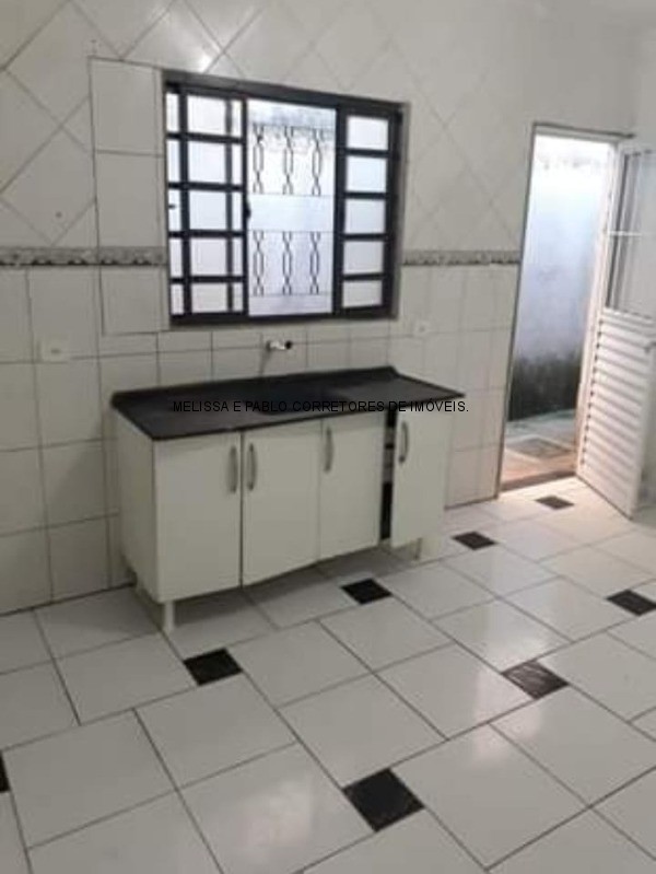 Casa à venda com 2 quartos, 70m² - Foto 12