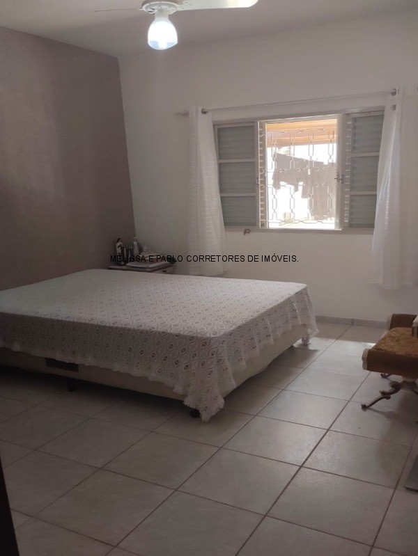 Casa à venda com 3 quartos, 220m² - Foto 15