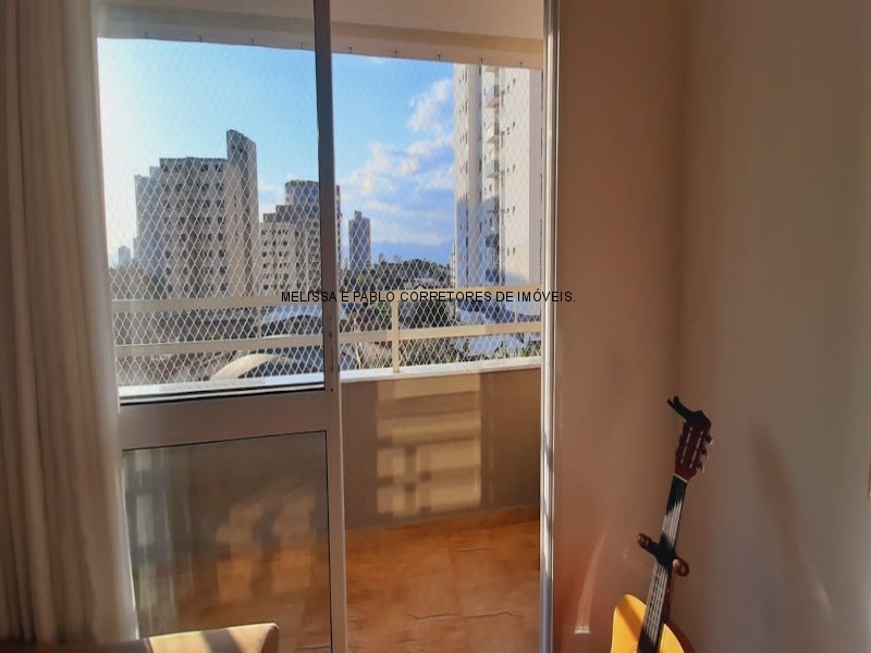 Apartamento à venda com 2 quartos, 76m² - Foto 3