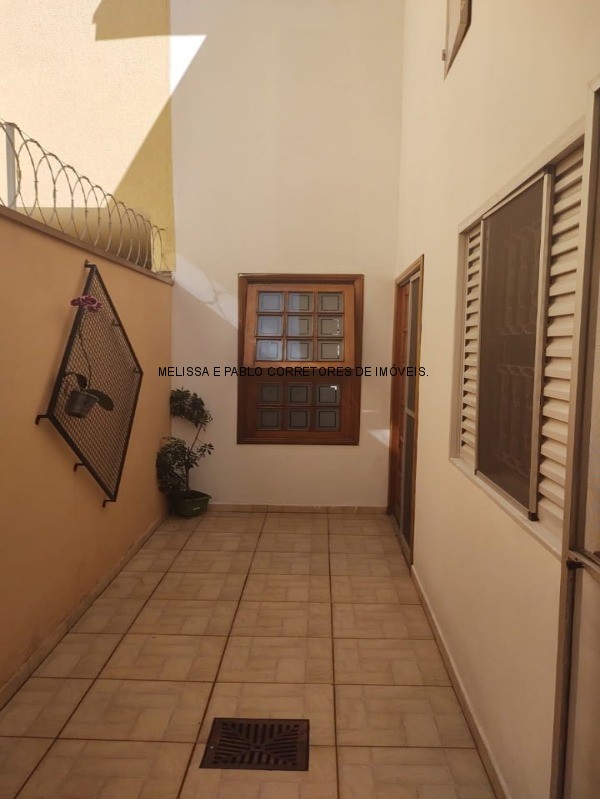 Casa à venda com 3 quartos, 220m² - Foto 31