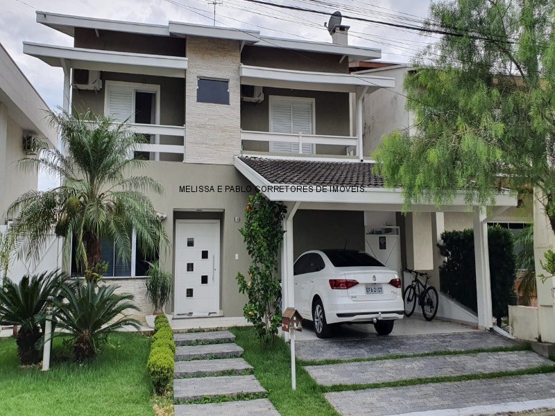 Casa à venda com 3 quartos, 300m² - Foto 1