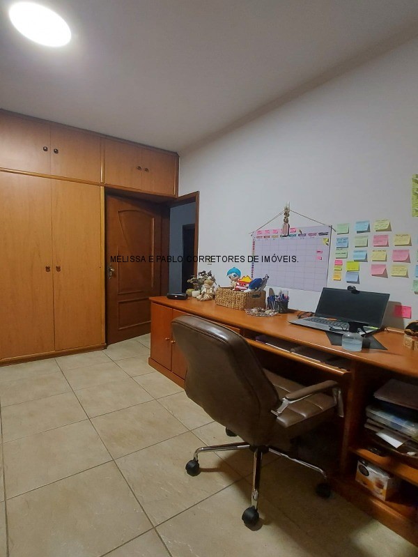 Casa à venda com 3 quartos, 250m² - Foto 17