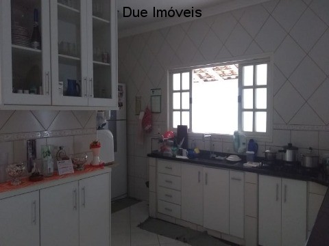 Casa à venda com 3 quartos, 302m² - Foto 6