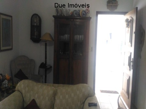 Casa à venda com 3 quartos, 220m² - Foto 4