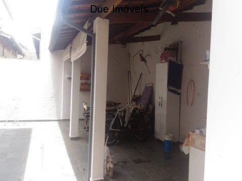 Casa à venda com 3 quartos, 220m² - Foto 16