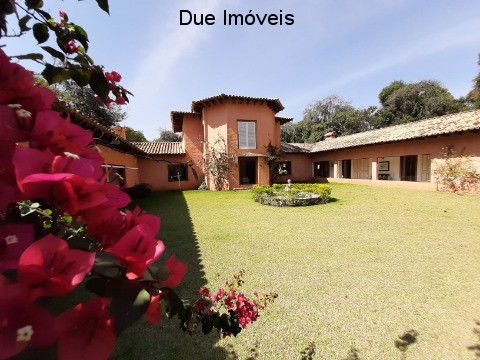 Casa para alugar com 4 quartos, 780m² - Foto 2