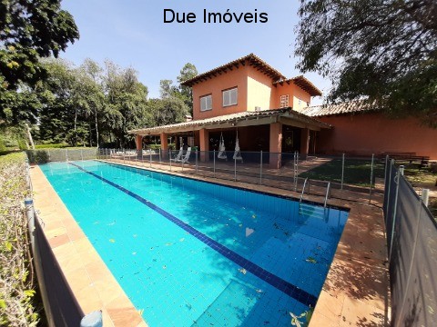 Casa para alugar com 4 quartos, 780m² - Foto 1