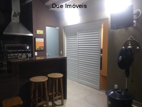 Apartamento à venda com 3 quartos, 160m² - Foto 1