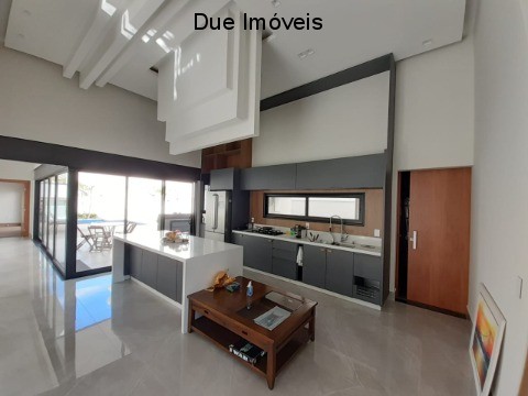 Casa à venda com 3 quartos, 253m² - Foto 2