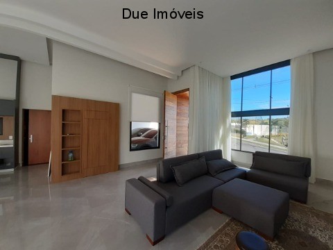 Casa à venda com 3 quartos, 253m² - Foto 3