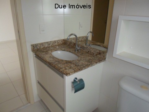 Apartamento para alugar com 2 quartos, 68m² - Foto 11