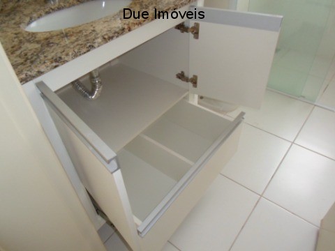 Apartamento para alugar com 2 quartos, 68m² - Foto 12