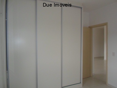 Apartamento para alugar com 2 quartos, 68m² - Foto 13