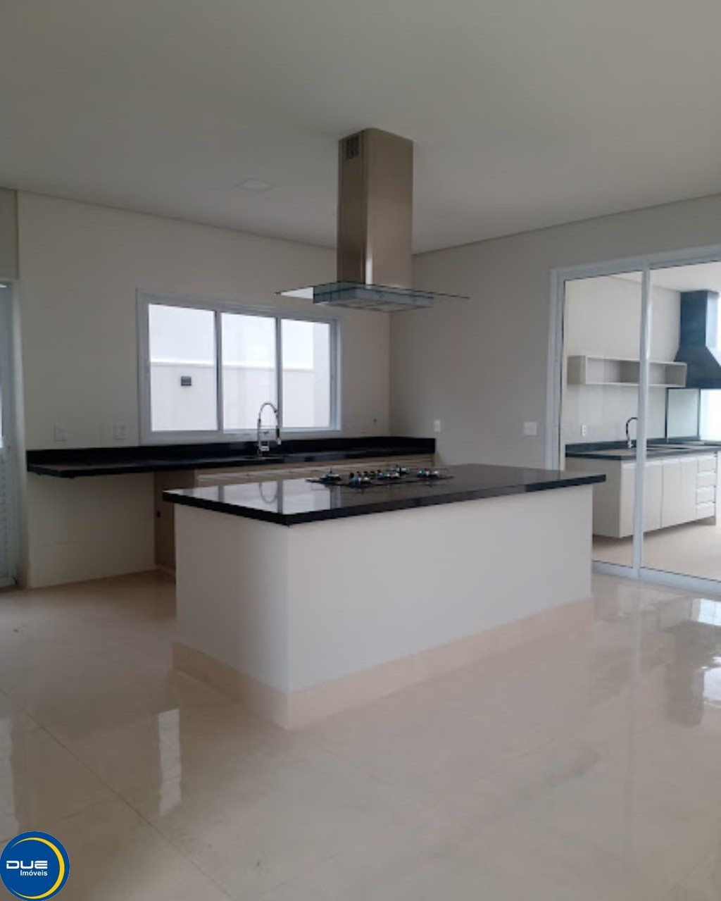 Casa à venda com 3 quartos, 286m² - Foto 8