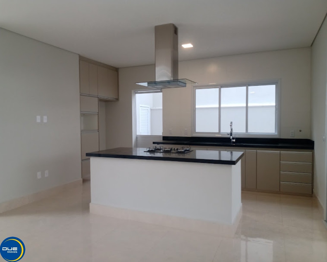 Casa à venda com 3 quartos, 286m² - Foto 10