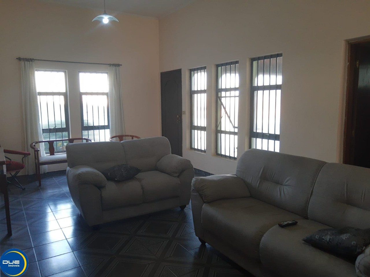 Casa à venda com 3 quartos, 300m² - Foto 3