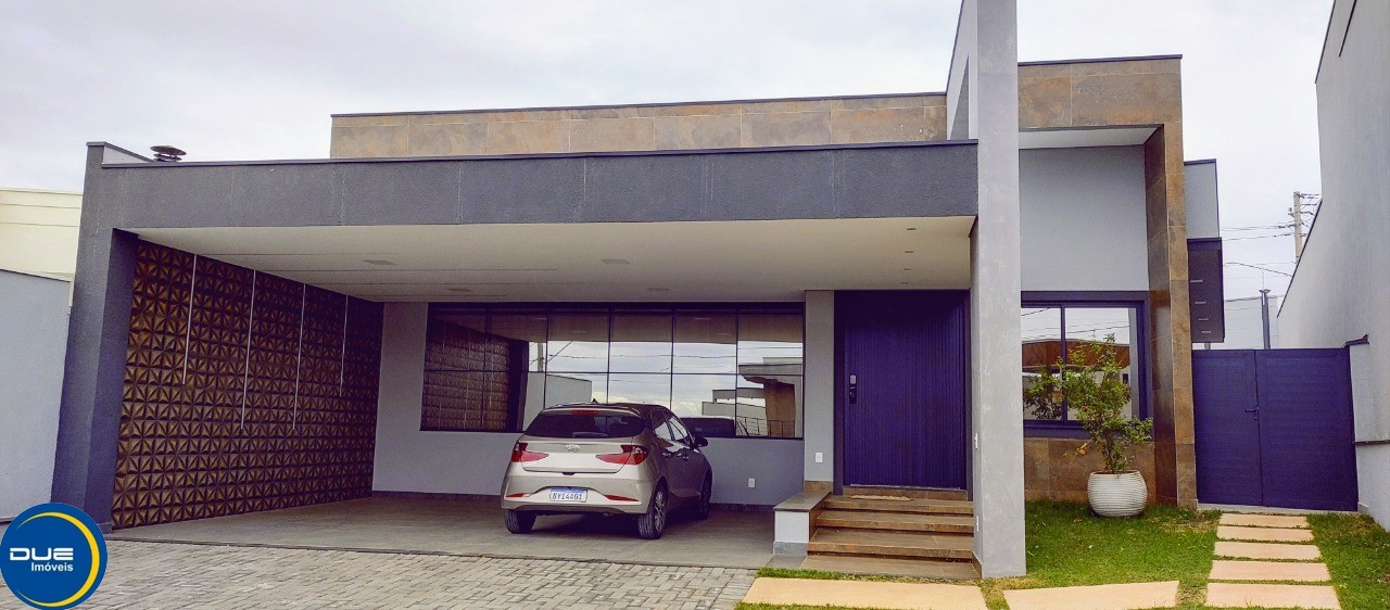 Casa à venda com 3 quartos, 296m² - Foto 1