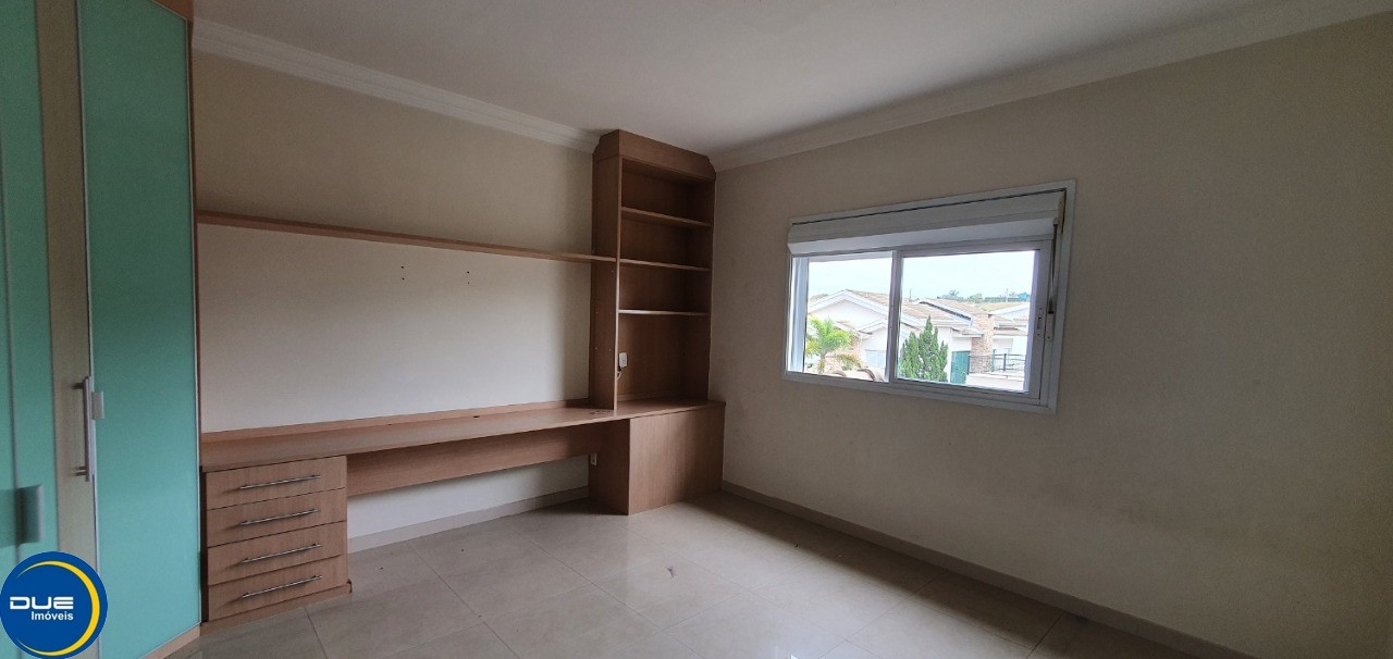 Casa à venda com 3 quartos, 332m² - Foto 11